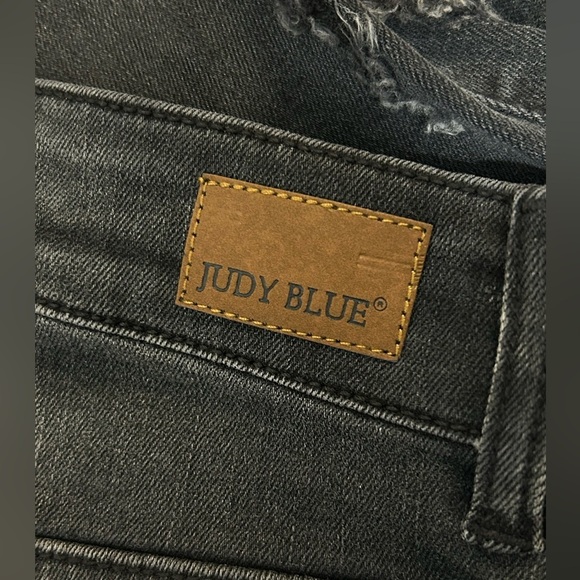 New! Judy Blue High Rise Distressed Skinny Fit Denim Jean Capri Womens S… - Picture 11 of 15